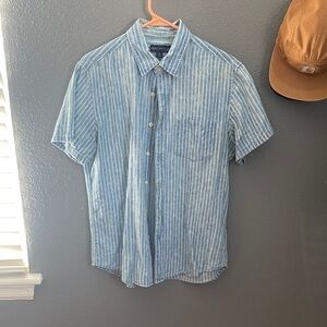 J.crew men’s short sleeve button up in blue stripe
